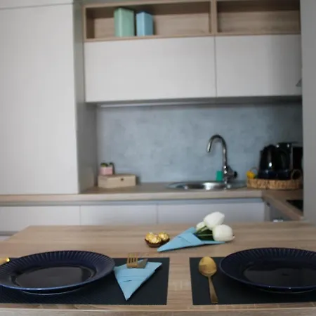 Apartament Six