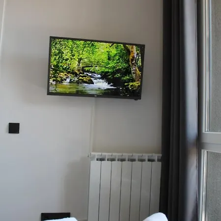 Apartament Six
