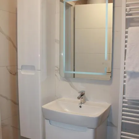 Six Apartament
