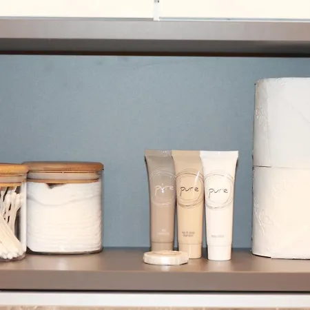 Apartament Six