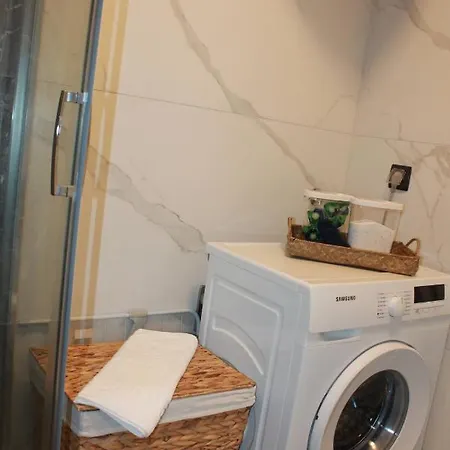 Apartament Six *